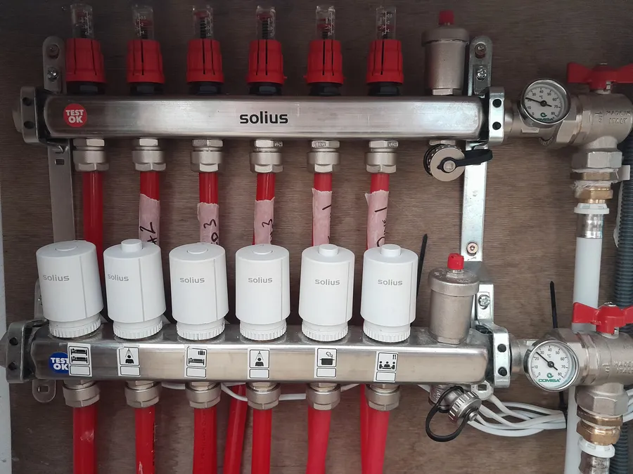 Retrofit underfloor heating pipework milled into an existing Algarve floor